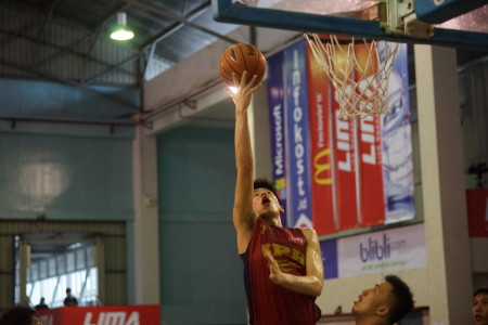 Sumber Gambar: http://www.ligamahasiswa.co.id/persiapan-play-offs-tim-putra-uph-jalani-laga-uji-coba-dengan-satria-muda/