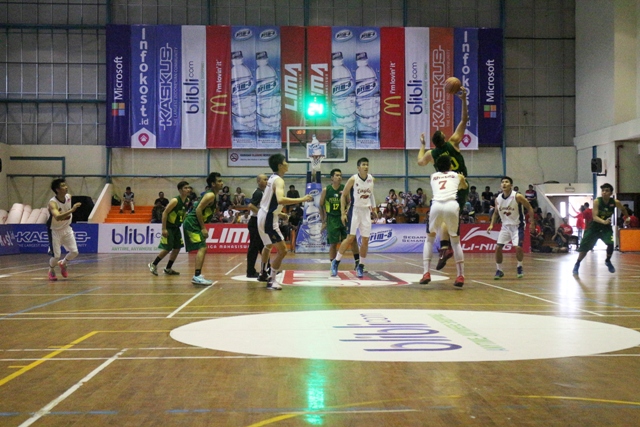 menit pertama pertandingan antara UPH VS Perbanas