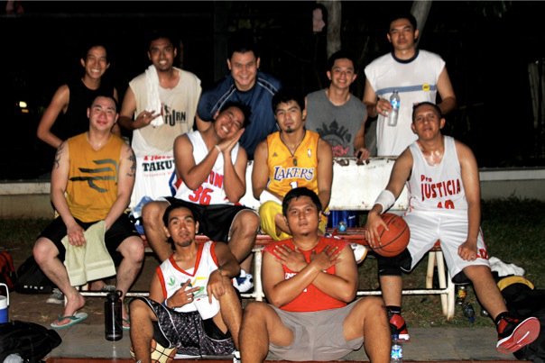 Ershad bersama komunitas basket tempat dia bermain