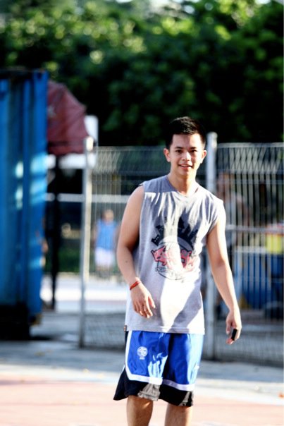 Edo saat dilapangan basket