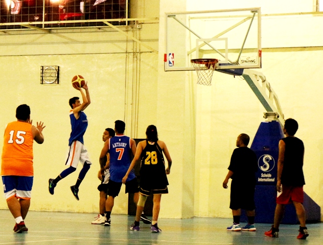 Aksi para pemain Ghostz Basketball Community di court