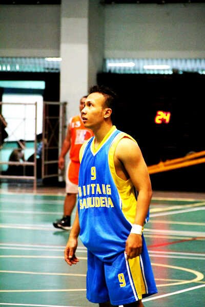 Roy Putranto tercatat sebagai salah satu pemain Bintang Samudra