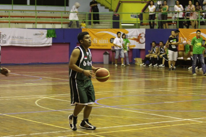 Anjar Pratisto saat dilapangan Basket