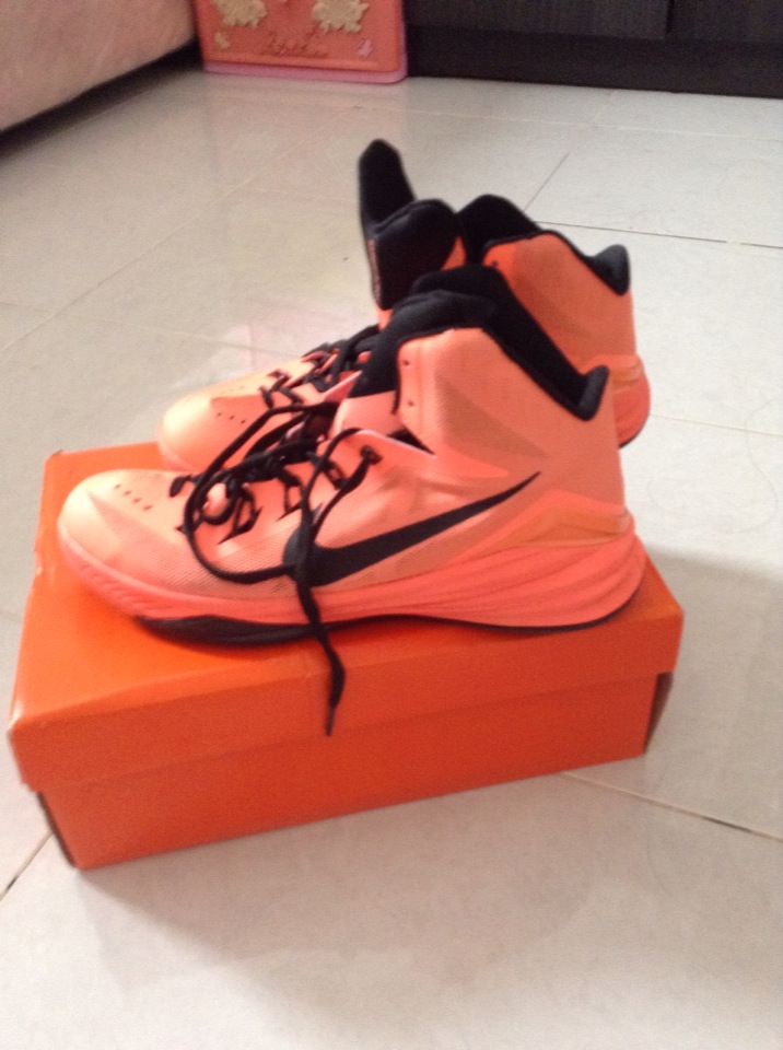 Nike Hyperdunk 2014 tampak samping