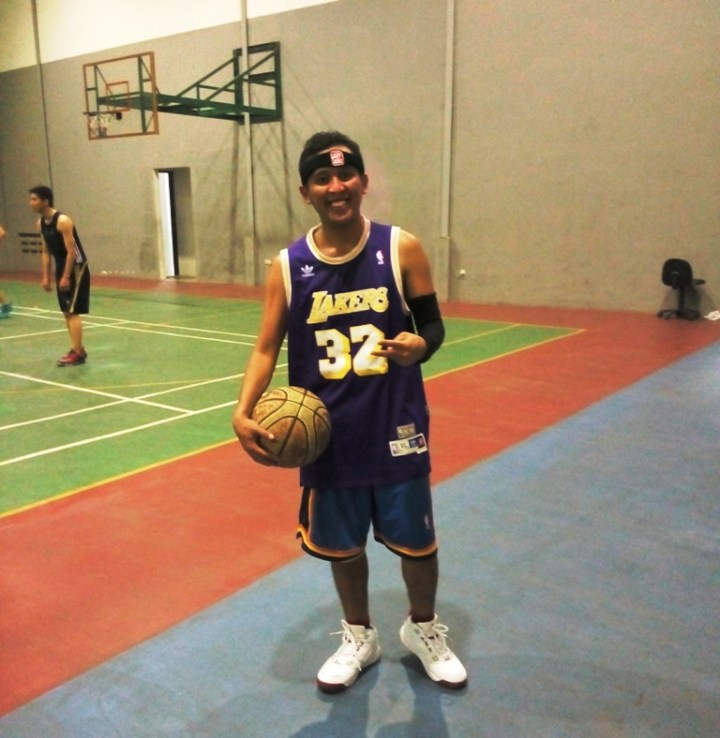 Memakai PEAK untuk dicoba bermain basket