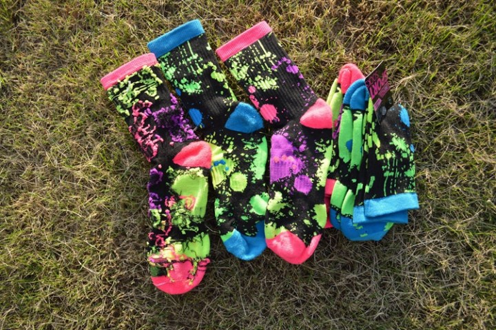 Kaos Kaki Basket Grafity