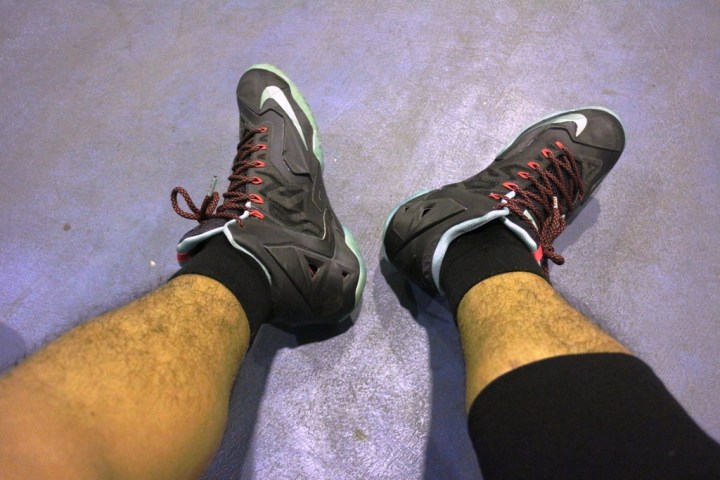 Nike lebron11 saat dikenakan di kaki