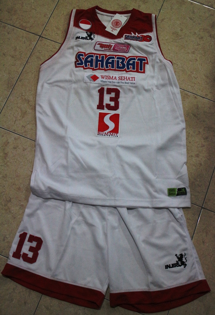 Jersey Yuni Anggraeni dari Sahabat Sehati tampak depan