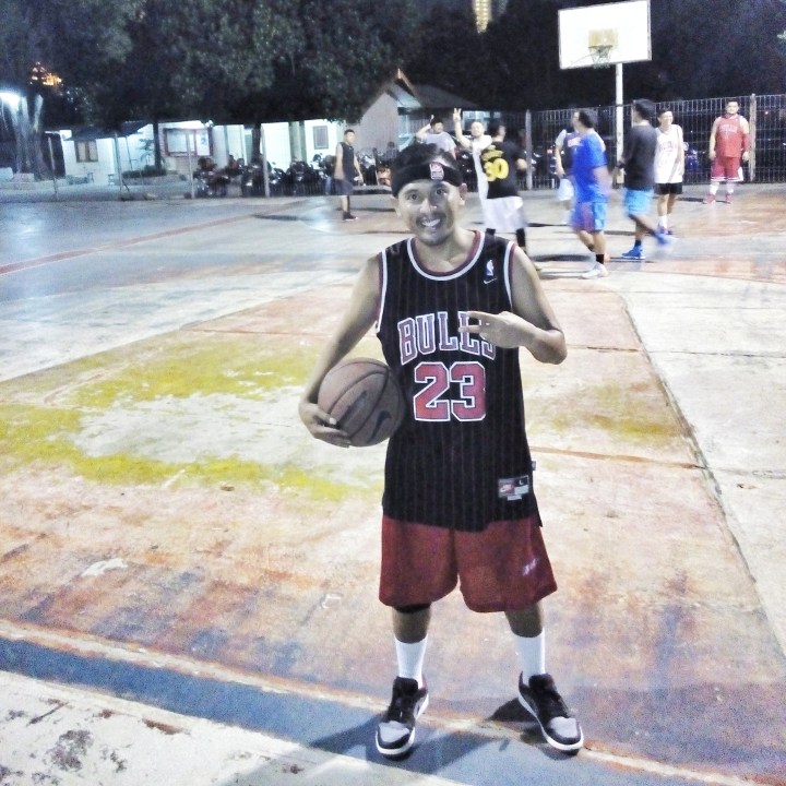 Air Jordan 1 saat dipakai bermain basket