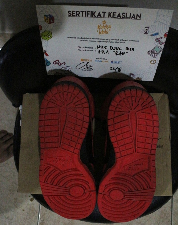 Nike Dunk High ex Asta RAN tampak bawah (sol)