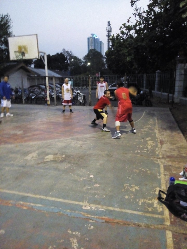 UA Curry one Golf cukup nyaman saat dibuat manufer gerakan-gerakan