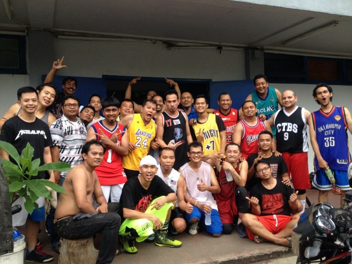 Dadan saat bermain dengan komunitas wartawan Indonesia