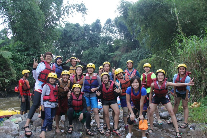 Keseruan Team Fever saat Rafting dan Paintball di Gunung Puntang Bandung