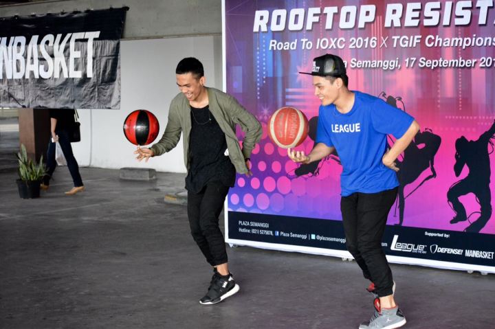 Juri Feldi dari Kingdom Crew saat mengisi saat break battle