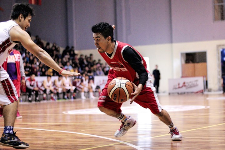 Richard Insane banyak membuat Gor Bergemuruh dengan trick street ball nya
